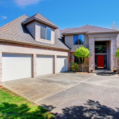 CONCRETE AND DRIVEWAY CLEANING in Frisco, TX